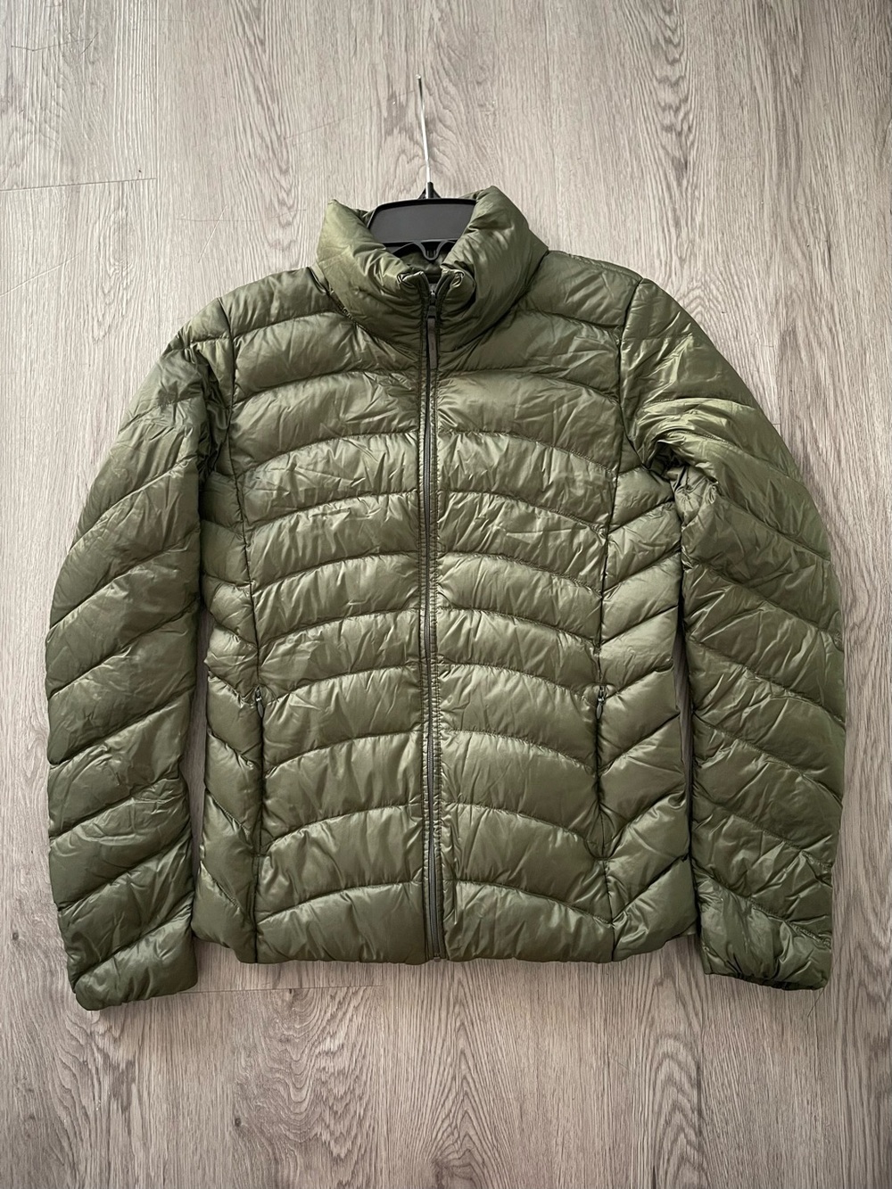 Uniqlo ultra Lightweight Puffer Jacket - Olive Green